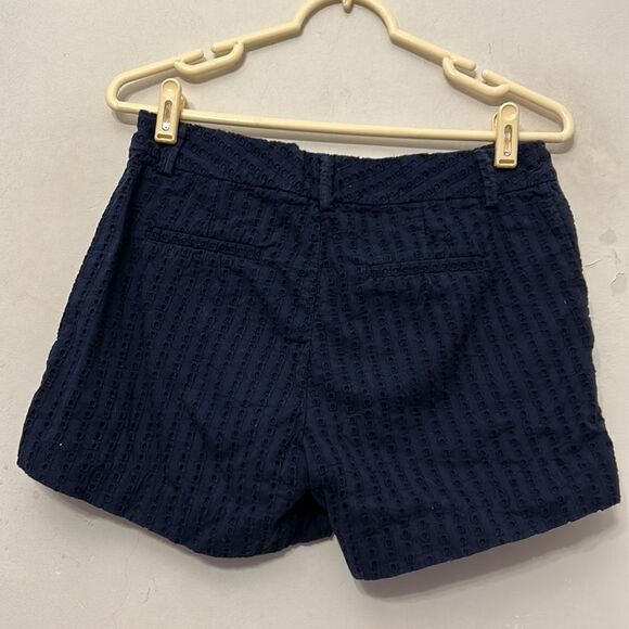 Banana Republic navy eyelet shorts Size 2 EUC - Picture 3 of 7